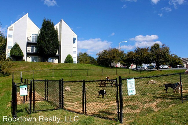 Foto del edificio - 1342J Hunters Rd