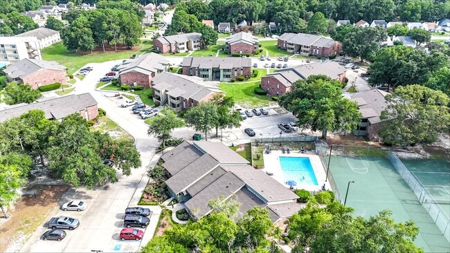 Foto principal - Pines on the Bay Apartments