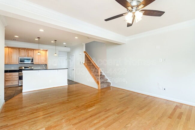 Foto del edificio - 5675 Harrington Falls Ln