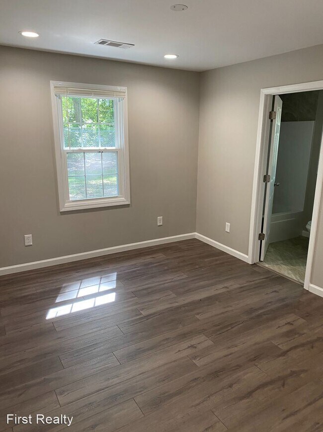 Foto del edificio - 3 br, 3 bath House - 514 Hutchinson Court