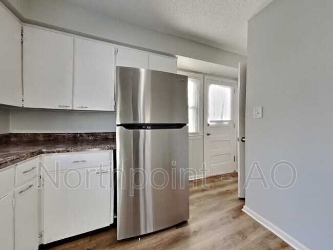 Foto del edificio - 8341 Locust St