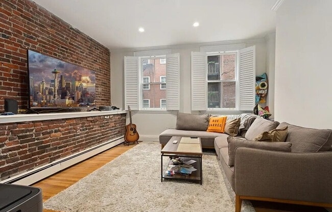 Secure This Beautiful Unit Today - Secure This Beautiful Unit Today Apartment