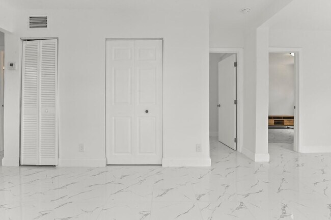 Foto del edificio - 515 Putnam Rd