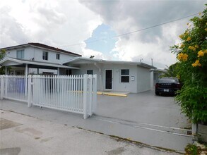 Building Photo - 108 NW 48th Ave