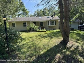 Building Photo - 935 Goshen St