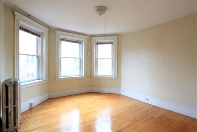 Building Photo - 6 Craigie Cir
