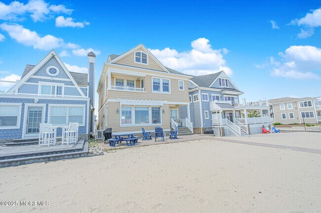 Foto del edificio - 257 Beach Front
