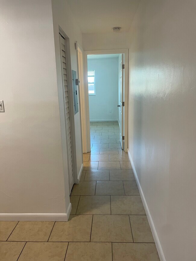 Foto del edificio - 2501 Harn Blvd