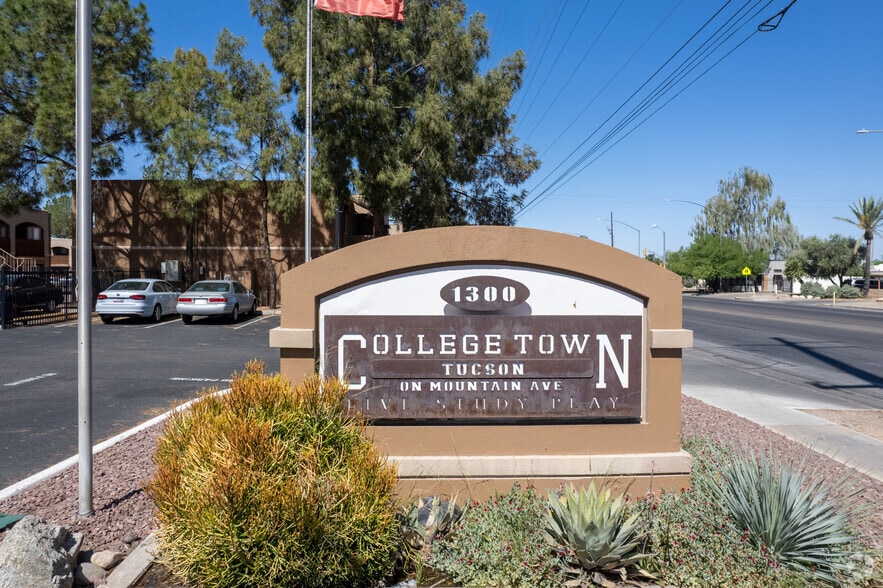 College Town Apartments