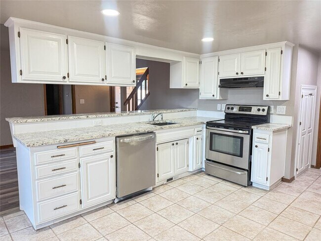Foto del edificio - 213 Woodbridge Cir