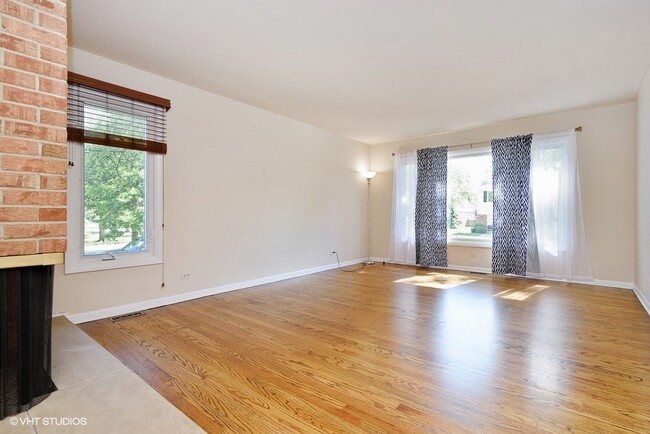 Building Photo - 12 N Regency Dr E