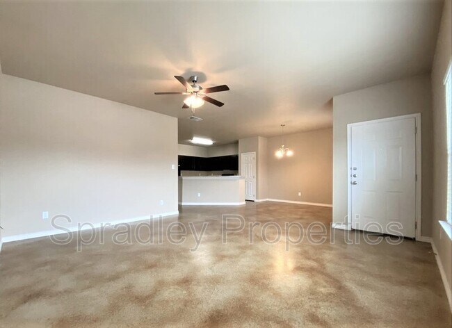 Foto del edificio - 7020 Cameron Park Rd
