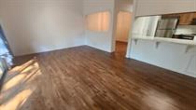 Foto del edificio - 3-Bedroom Condo Near Columbia Jr. College