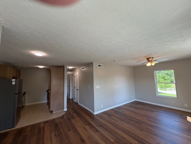 Photo - 3302 Tazewell Pike (Knoxville, TN) Apartment