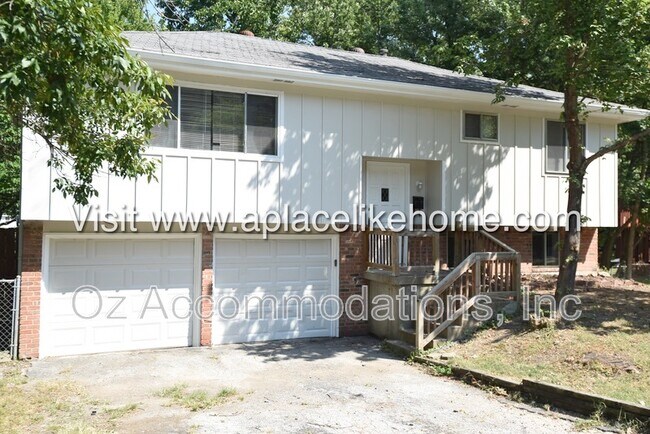 Building Photo - 5521 Perry Ln