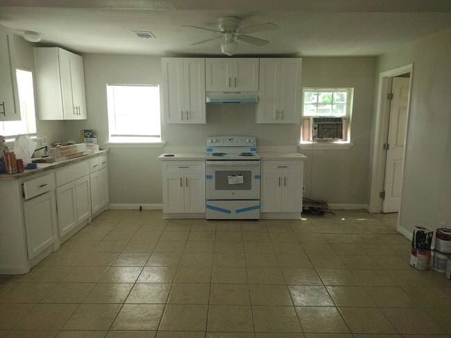 Foto del edificio - 12202 Stewart Rd