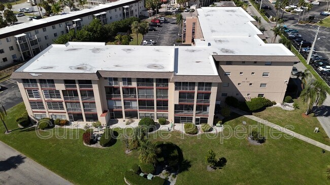 Foto del edificio - 4149 Heron Way