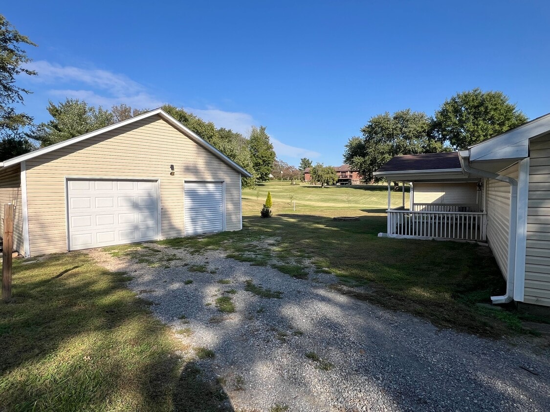 Foto del edificio - 398 Shady Brook Dr