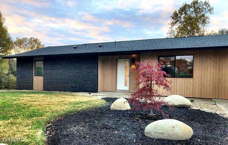 Primary Photo - 4 br, 2 bath House - 1425 Isabella Cir