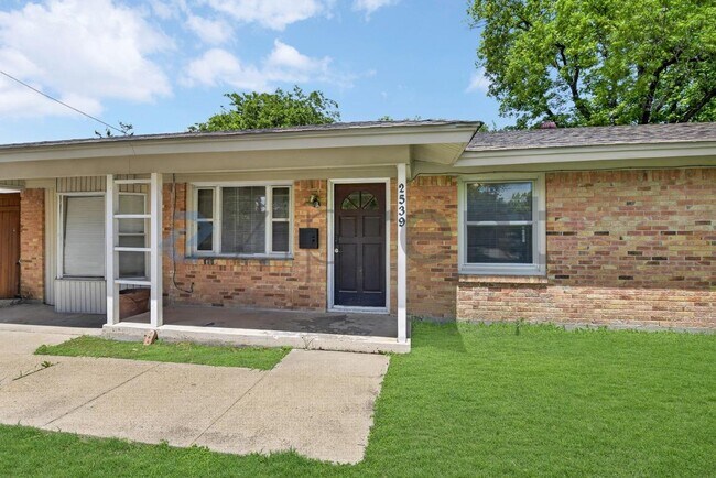 Foto del edificio - 2539 Hillsboro Ave