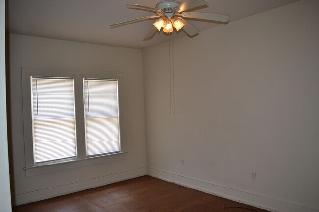 Building Photo - 1 Bedroom, 1 Bathroom