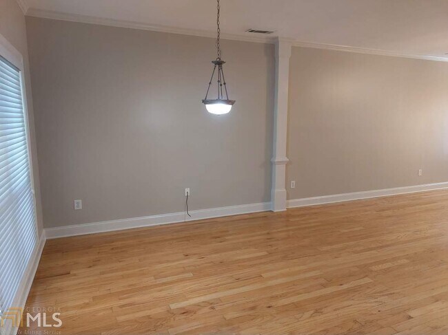 Building Photo - 1116 4th St