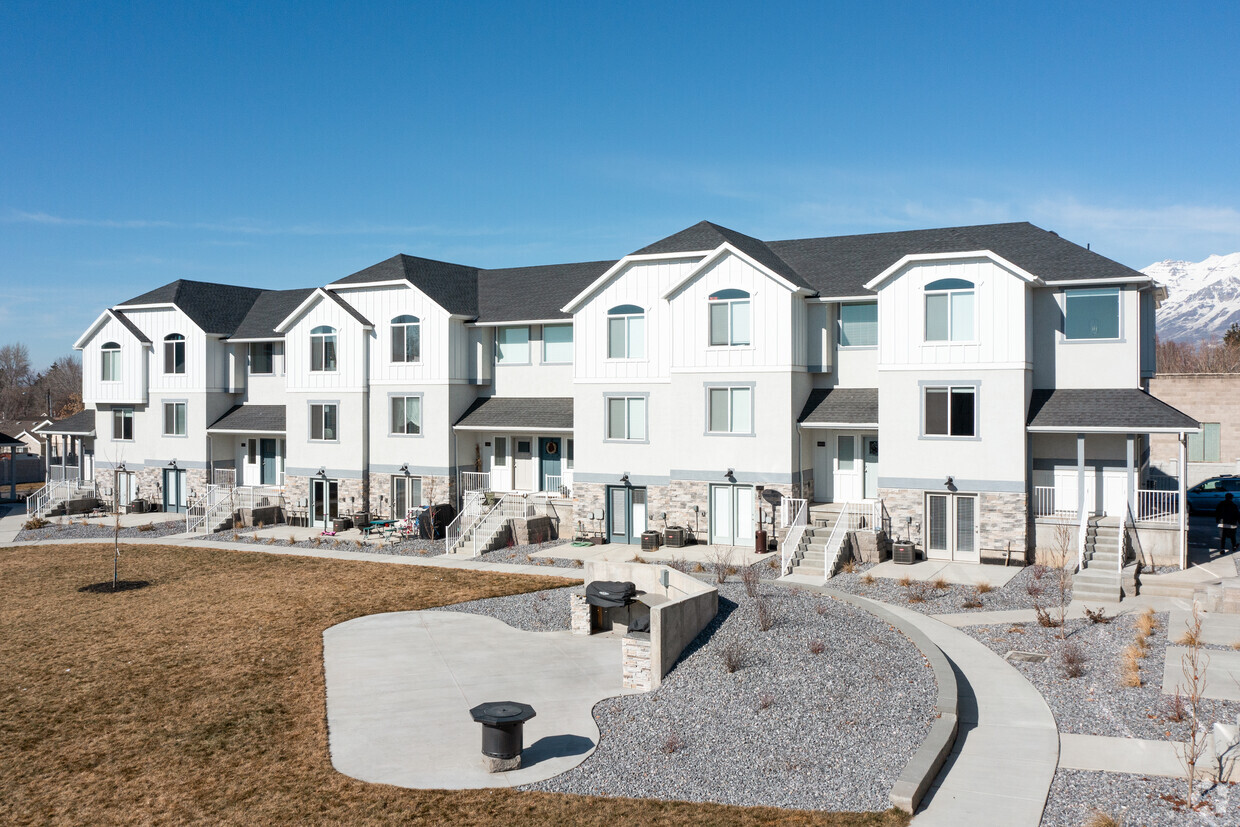 Primary Photo - Spring Creek Townhomes