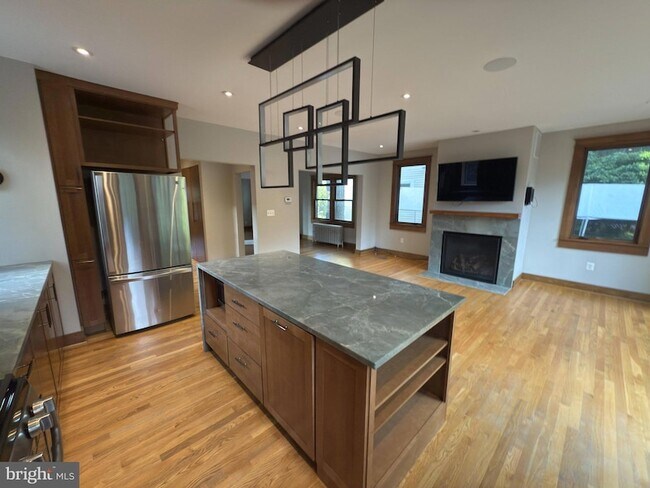 Foto del edificio - 807 Richmond Ave