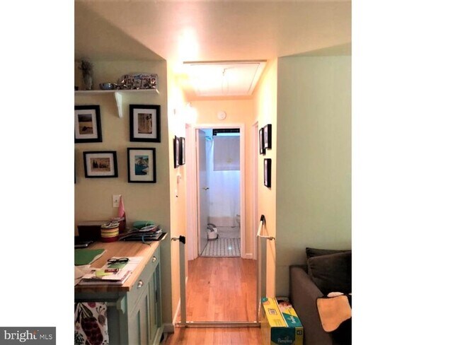 Foto del edificio - 206 Linden Ln