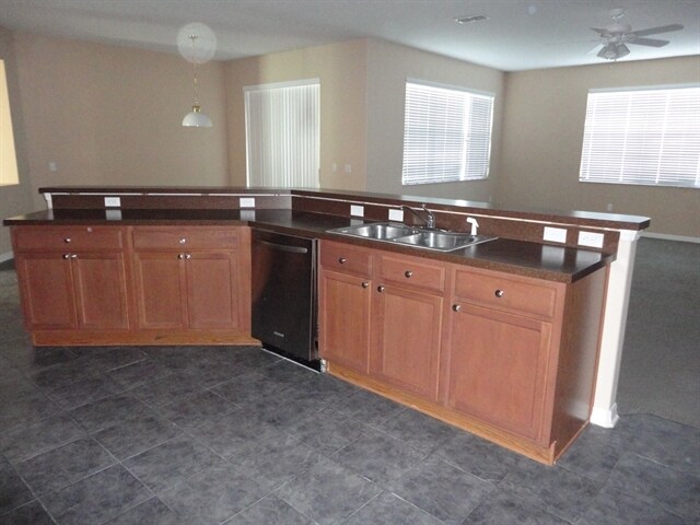 Foto del edificio - 5331 Sandy Shell Dr