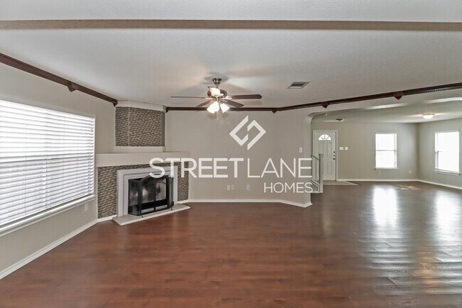 Foto del edificio - Beautiful 4 Bedrooms 2 1/2 Bathrooms Home ...