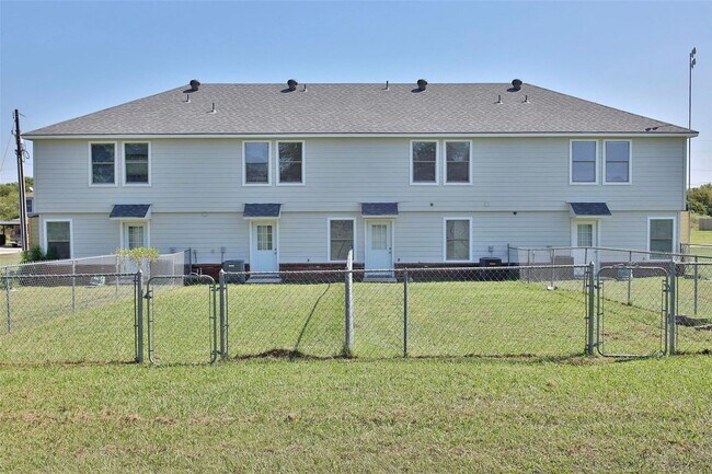 Foto del edificio - ? Spacious & Stylish 4-Bedroom Duplex? 1/2...