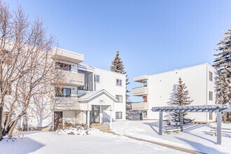 Building Photo - Amblewood Terrace