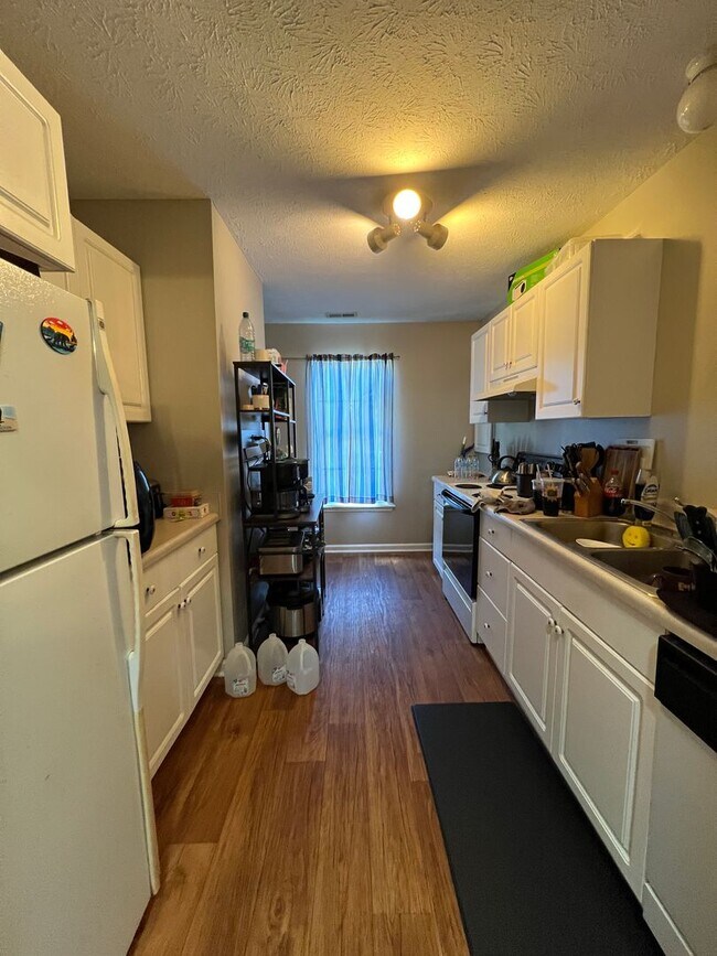 Foto del edificio - Charming townhome close to Cherry Point!