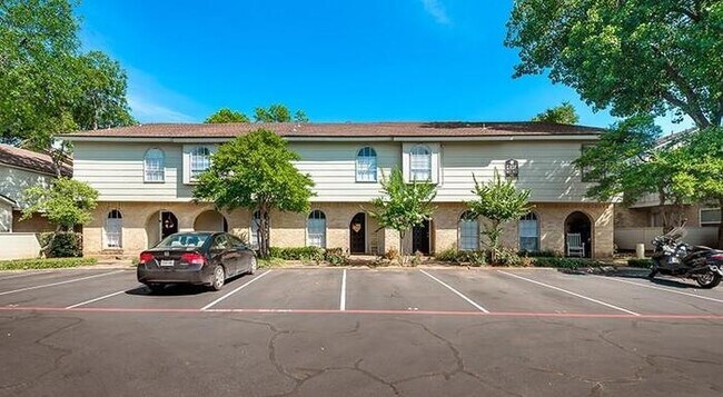 Building Photo - 3206 Green Tee Dr