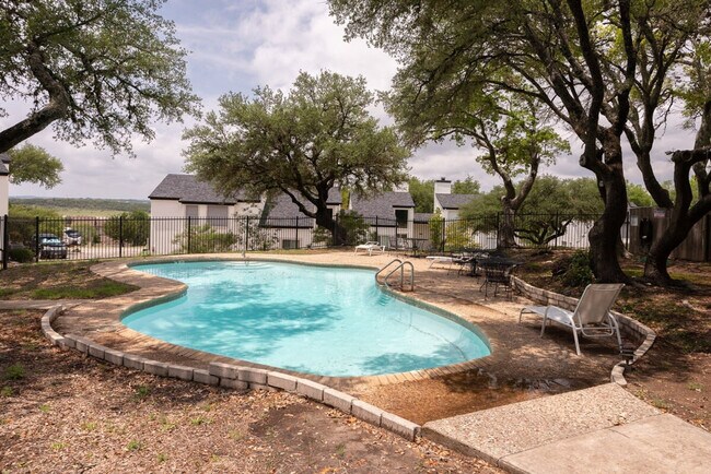 Foto del edificio - 1029 Parkview Dr