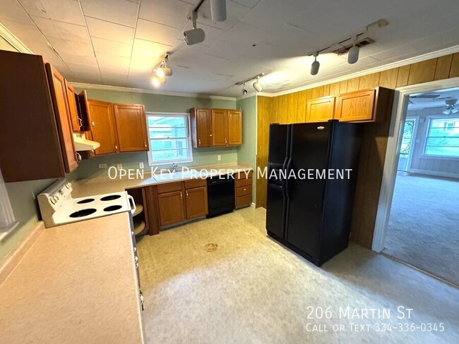 Building Photo - LEASE TO OWN this beautiful 3-bedroom, 2-b...