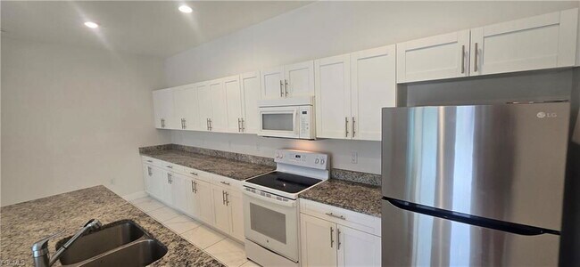 Building Photo - 4602 25th St SW