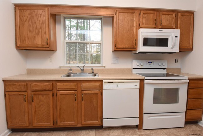 Building Photo - 12 Foxfire Ln
