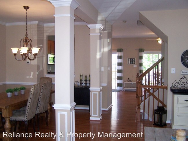 Building Photo - 20740 Hollow Falls Ter