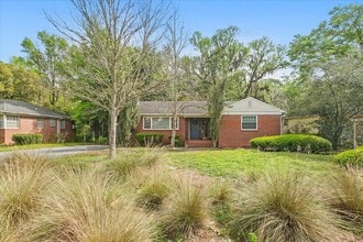Building Photo - 4527 Peachtree Cir E