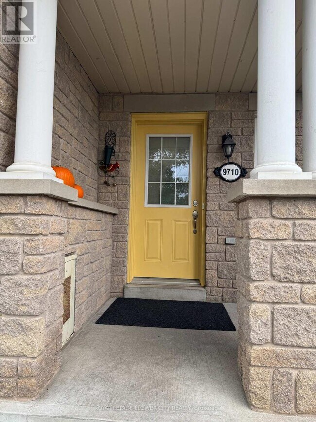 Photo du bâtiment - 9710 McLaughlin Rd N