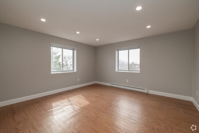 2BR, 1BA - 900SF - Primary Bedroom - Towne House Apartments