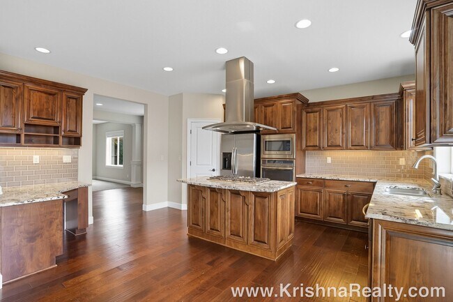 Foto del edificio - Gorgeous 5 BD* 2.5 BA* Single Family Home ...