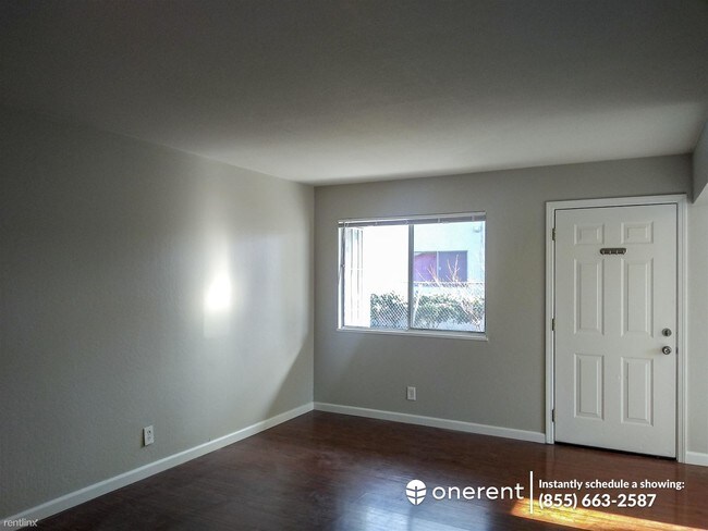 Building Photo - 2 br, 1 bath 4plex - 2369 Mammoth Dr Unit 1 -