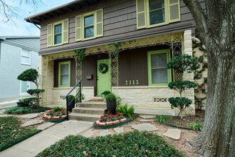 Building Photo - 2315 Branard St