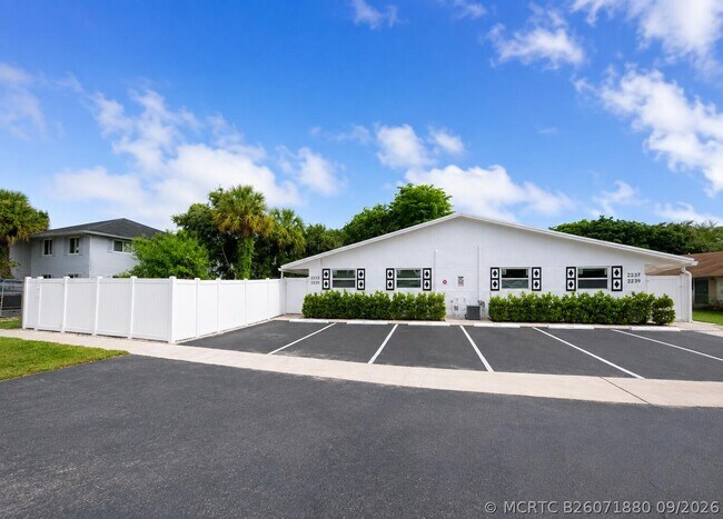 Foto del edificio - 2235 NW 57th Ave