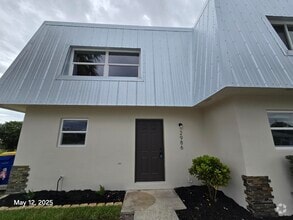 Building Photo - 2986 SE Bonita St