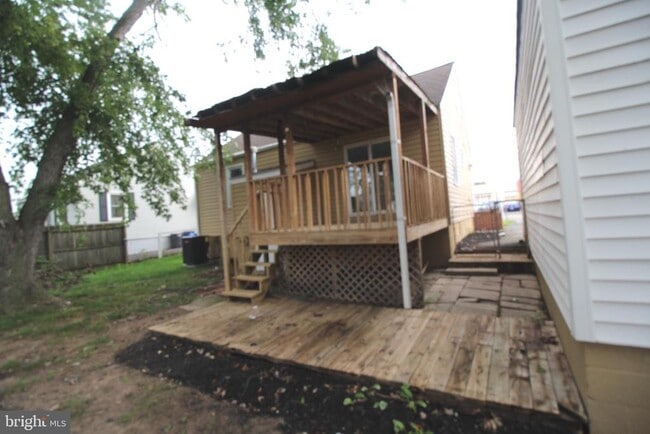 Foto del edificio - 548 S Marlyn Ave