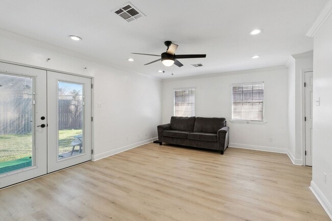 Building Photo - 4659 Dart St